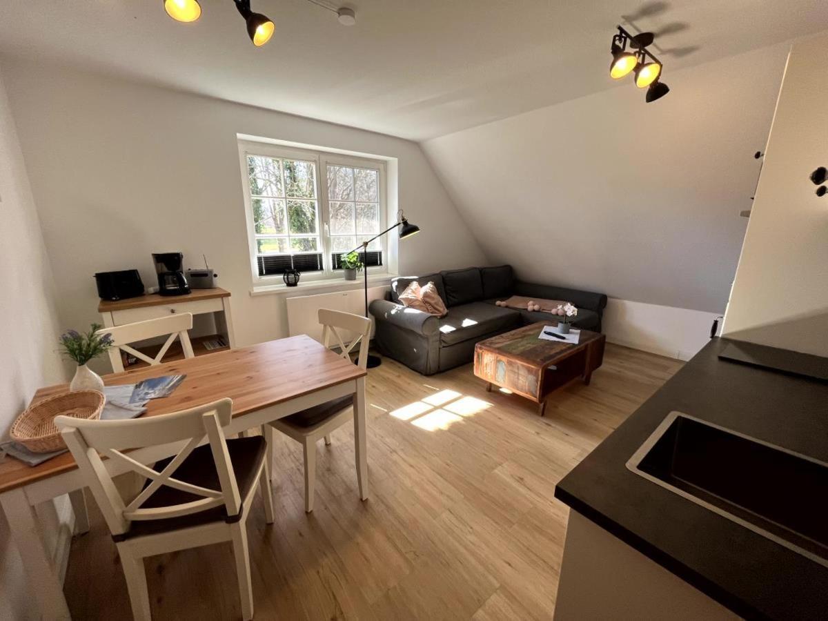 Ferienwohnung Lasse In Wieck Exterior photo
